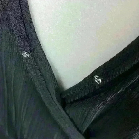 Paper Crane Black Short Sleeve V-Neck Bodysuit Size M - Picture 4 of 12